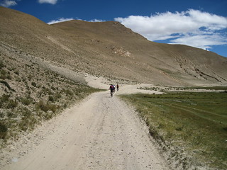 B road towards Everest