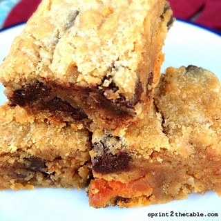 These Peanut Butter Pumpkin Oreo Blondies are dangerous.  Laced with everything that's good and delicious about fall, you'll never be able to eat just one.