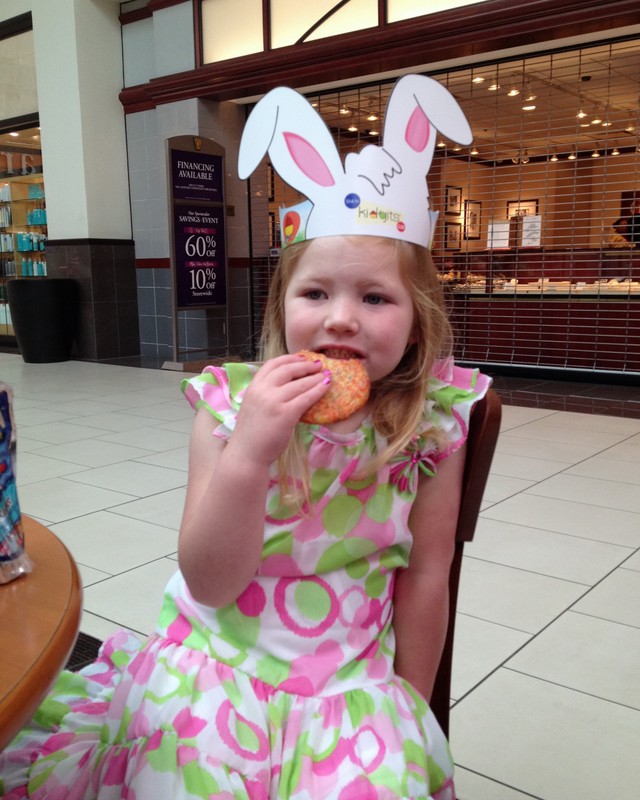 Easter bunny at the Tyler mall4