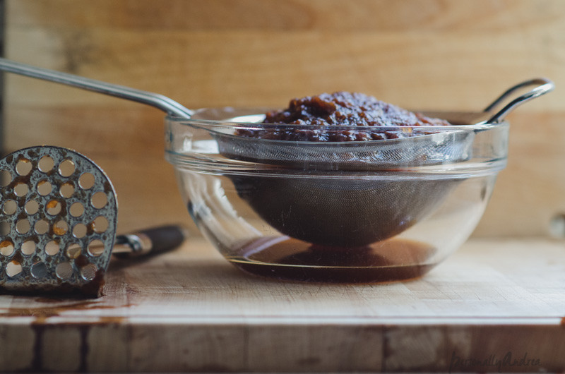 How to Drain Apple Butter Mixture to a Spreadable Consistency | personallyandrea.com