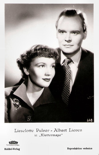 Liselotte Pulver and Albert Lieven in Klettermaxe (1952)