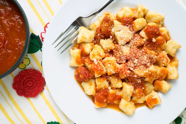 ricotta gnocchi and tomato sauce with butter and onion