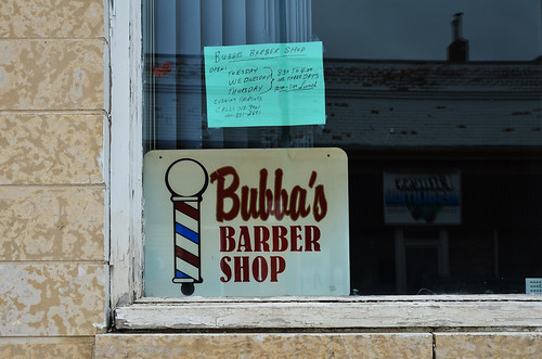 summer canada sign shop august manitoba barber bubbas virden 2014 8月 カナダ hachigatsu 八月 hazuki 葉月 leafmonth マニトバ州 平成26年