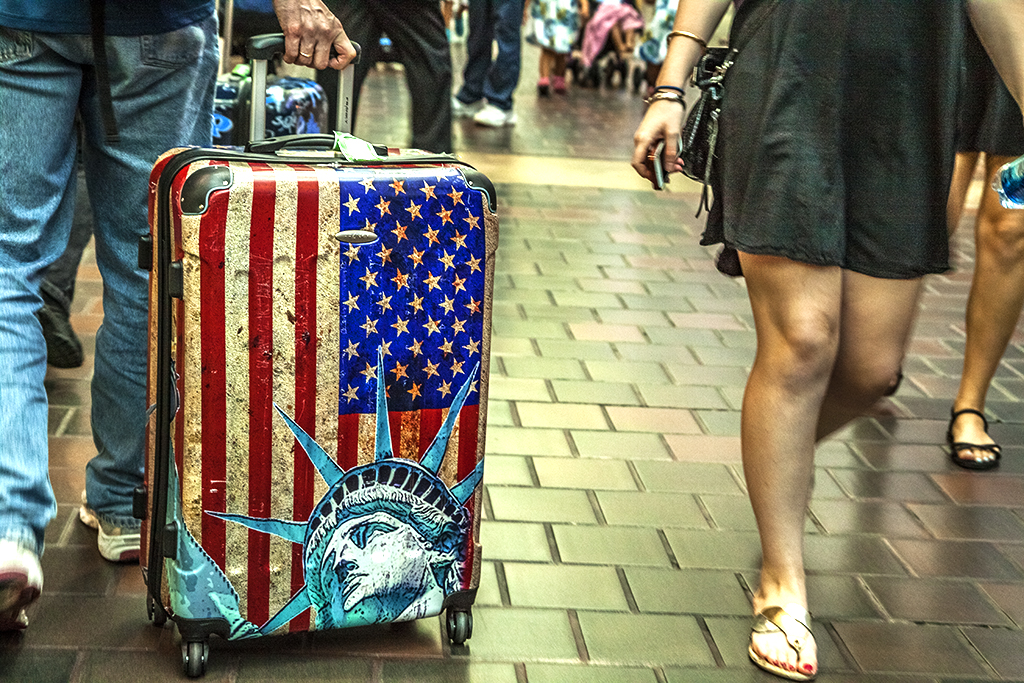 Patriotic-suitcase-in-9-14--Washington