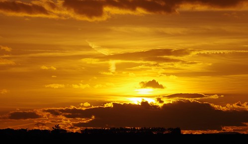 soleil coucherdesoleil sun sunset couleurs colors drôme landscape nuage nuages cloud clouds jaune yellow climat pentax k30 pentaxk30