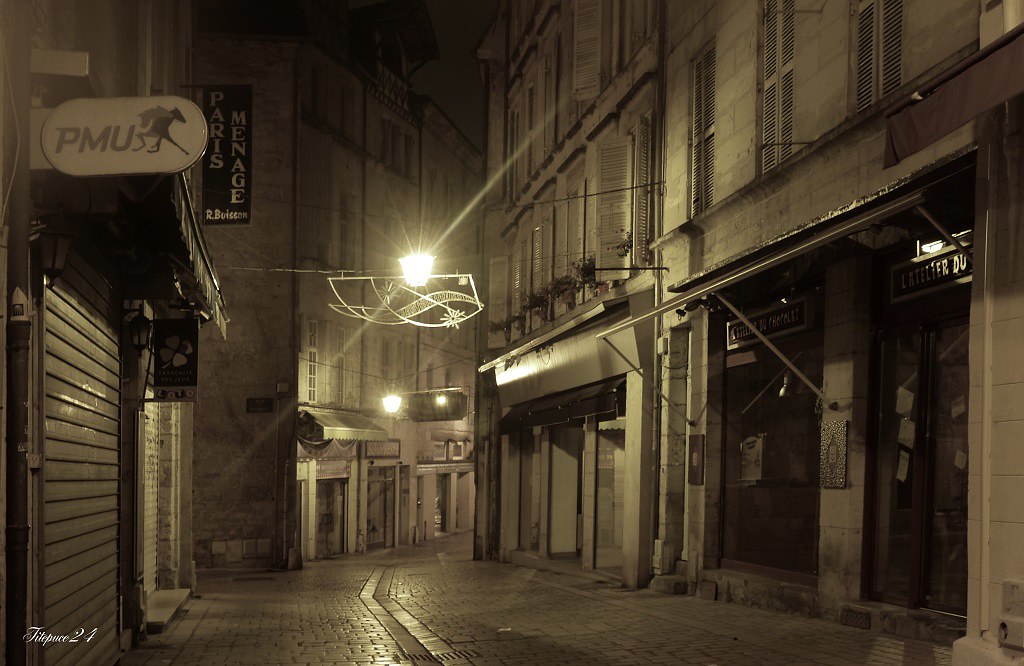 Vieilles rues de nuit de Périgueux + correction de la 1 15444048939_e1c24d5543_b