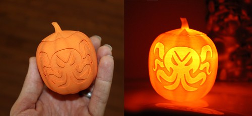 Cthulhu Pumpkin in Hand and Glowing