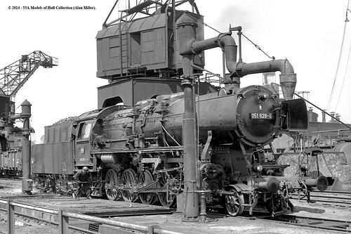 train germany deutschland bavaria eisenbahn railway zug db steam hof dampflok 2100 deutschebundesbahn bahnbetriebswerk br50 class050 0516286