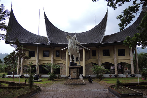 monument statue sumatra indonesia bâtiment équateur bonjol sumaterabaratsumbarwestsumatra
