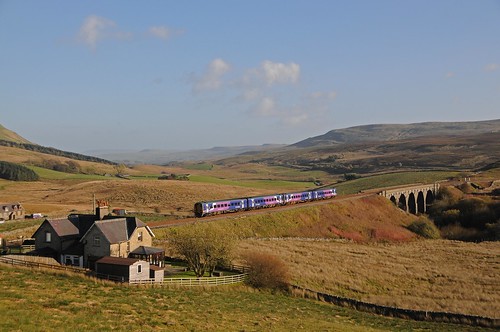 sc crossing leeds trains viaduct northern carlisle 158 settle lunds grisedale 2h93