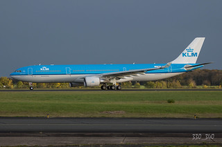 A330-303 KLM Royal Dutch Airlines "PH-AKF ( F-WWCD )" cn 1580  /  2220