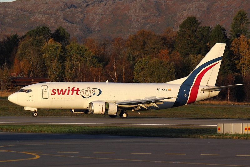 Swift Air - B733 - EC-KTZ (1)