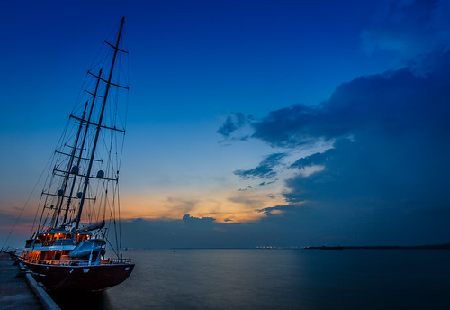 sunset sea marina canon boat singapore sail raffles lightroom 5dmk3 1635f4