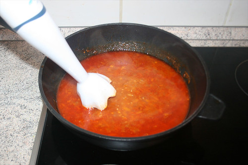 40 - Hähnchen entnehmen & Sauce mit Pürierstab zerkleinern / Remove chicken & blend sauce