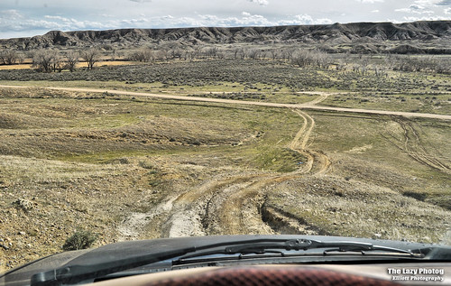 lazy photog elliott photography big horn basin desert badlands rocks formations two tracks four wheel driving 032717out15mile