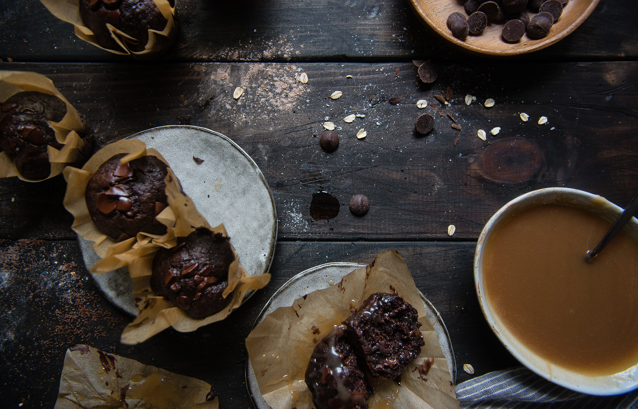 double chocolate muffins with salted caramel sauce, from the top with cinnamon cookbook