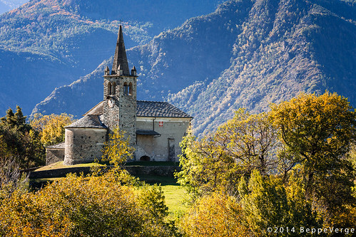 autumn alps church foliage chiesa autunno alpi paesaggio valledaosta larici beppeverge