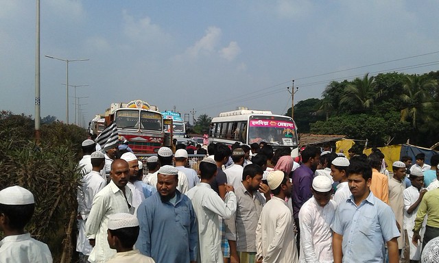 Students of Bhagwanpur madrasa darul uloom blocked bus road on national highway at Bajkul more of purba Medinipur on 29 October 14 to protest against killings of Madrasa student Amiruddin Khan.