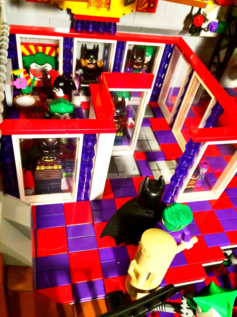 Joker's Funhouse: Harley's Maze of Mirrors