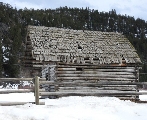 coalmontroad tulameenarea barn snow spring old1 cabin