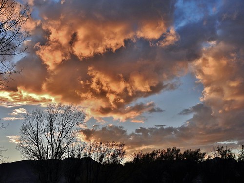 janelazarz walkingcolorado coloradosprings colorado fieryclouds clouds sunset