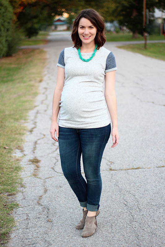 gray-sweatshirt-tee-with-jeans-maternity-1