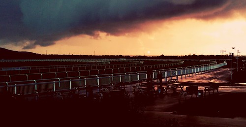 las sunset horse storm rain sport wales clouds track racing course racecourse trimsaran ffos camartenshire