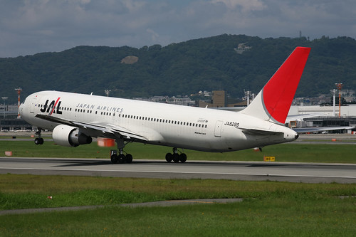 Japan Airlines JA8299