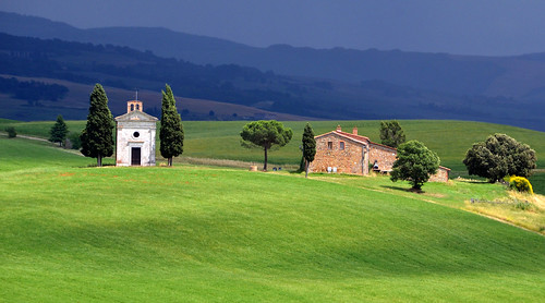 light italy landscape nikon italia chapel lumiere tuscany di toscana valdorcia toscane chapelle luce italie cappella vitaleta
