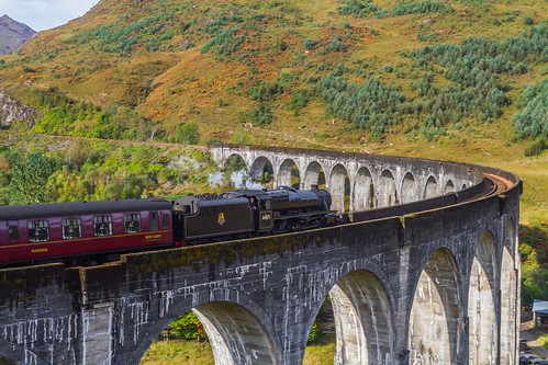 scotland highlands trains viaduct glenfinnan steamtrains scottishhighlands glenfinnanviaduct lochsheil thewesthighlandline thejackobite