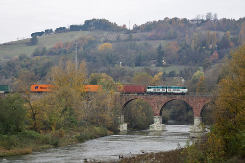 bridge creek italia trains ponte railways fs alessandria ovada trenitalia ferrovia treni torrente orba tc54234 e656586