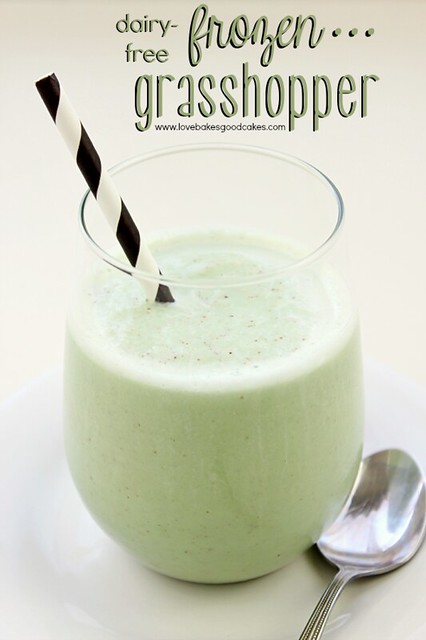 Treat yourself with this Dairy-Free Frozen Grasshopper! Chocolate and mint pair so well together! #GelatoDREAM #sponsored