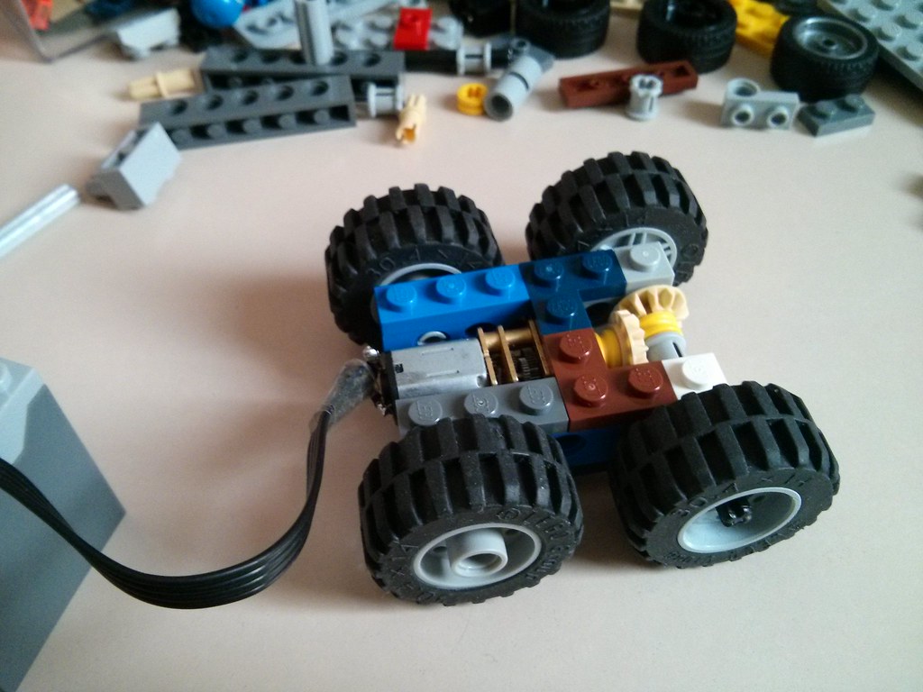 DC micro gearmotor adapted for LEGO (WIP)