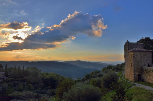 sunset italy cloud clouds landscape countryside italia hills tuscany montalcino tuscan silverlining d90 stevelamb