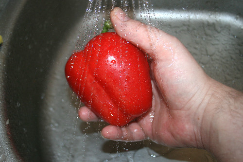 13 - Paprika waschen / Wash bell pepper
