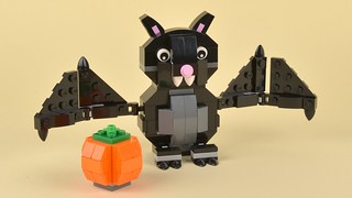 FREE SHIPPING Lego Seasonal 40090 Halloween Bat and Pumpkin NISB 