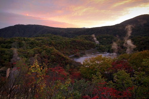 sunset red cloud yellow leaf colorful hokkaido smoke hell valley 北海道 日本 登别 地狱谷 nobobetsu