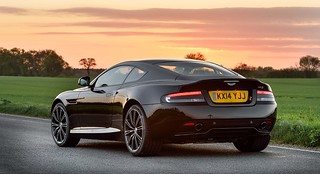 Aston Martin DB9 Carbon Black Edition trasera