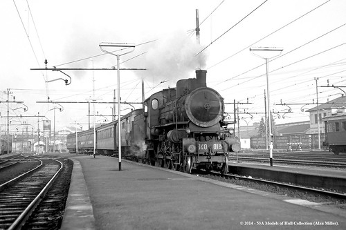 italy train tren italia eisenbahn railway zug steam passenger piedmont fs 260 ferroviedellostato novara 640013 class640