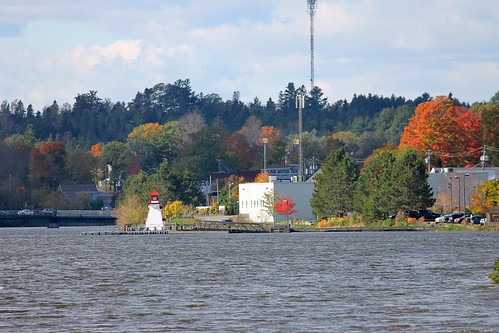 autumn sky lighthouse canada water leaves canon river landscape colours seasons fallfoliage wharf colourful tides hightide stcroixriver ststephen charlottecounty
