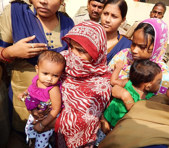 Razia Bibi and Alima Bibi, with their toddler in police custody. According to Investigating Agencies, they first studied and then taught at the Simulia Madrasa and are part of the terror plot.