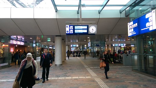 Station Rotterdam - HTC One M8