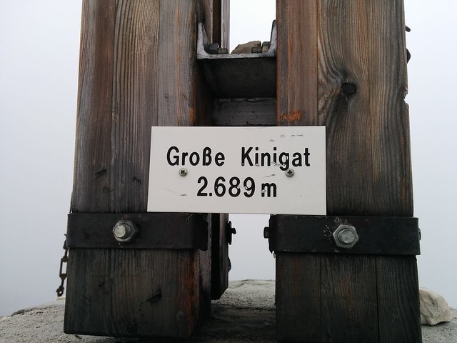 Am Gipfelkreuz des Großen Kinigat in Osttirol, 2.689 m