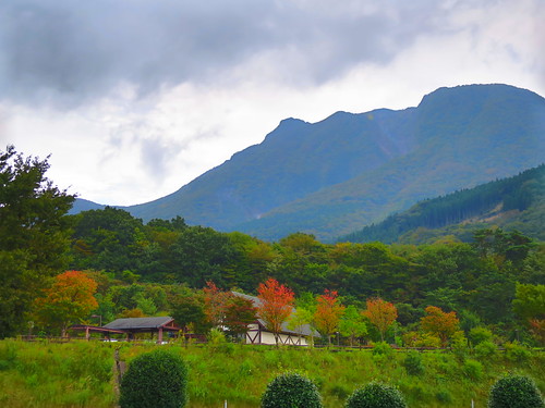 japan canon highway powershot 紅葉 hdr oita redleaves yufuin 高速道路 大分 由布院 由布岳 yufudake パーキングエリア s120 mtyufu 塚原 大分自動車道 powershots120 由布パーキング 由布岳パーキングエリア