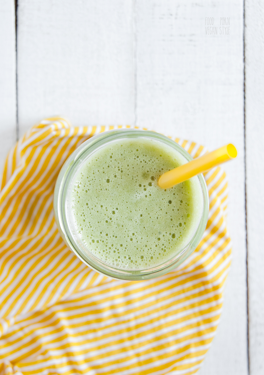 Green smoothie with pineapple,maca and lamb's lettuce