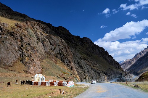 autumn india landscape highway zanskar kashmir ladakh borderroadsorganisation drasvalley