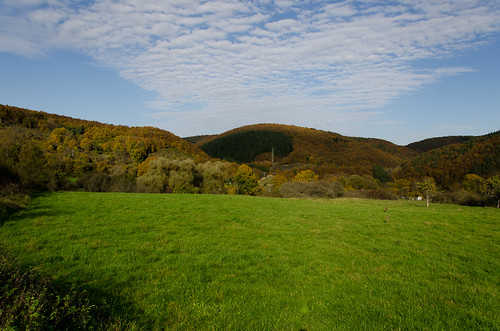 blue autumn red sky mountain color tree green grass yellow clouds germany deutschland nikon hill eifel nikkor vr duitsland 18105 d7000