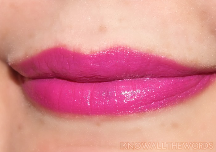 Avon Ultra Colour Bold Lipstick- Hi-Def Plum (1)