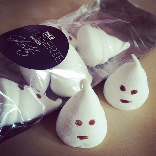 I was really hoping for some exciting post today but definitely wasn't expecting ghost marshmallows! Thank you @tinyotterpaws :)