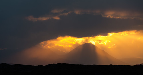 light sunset mountains skye weather clouds landscape golden scotland unitedkingdom cuillins westerross applecross glamaig culduie